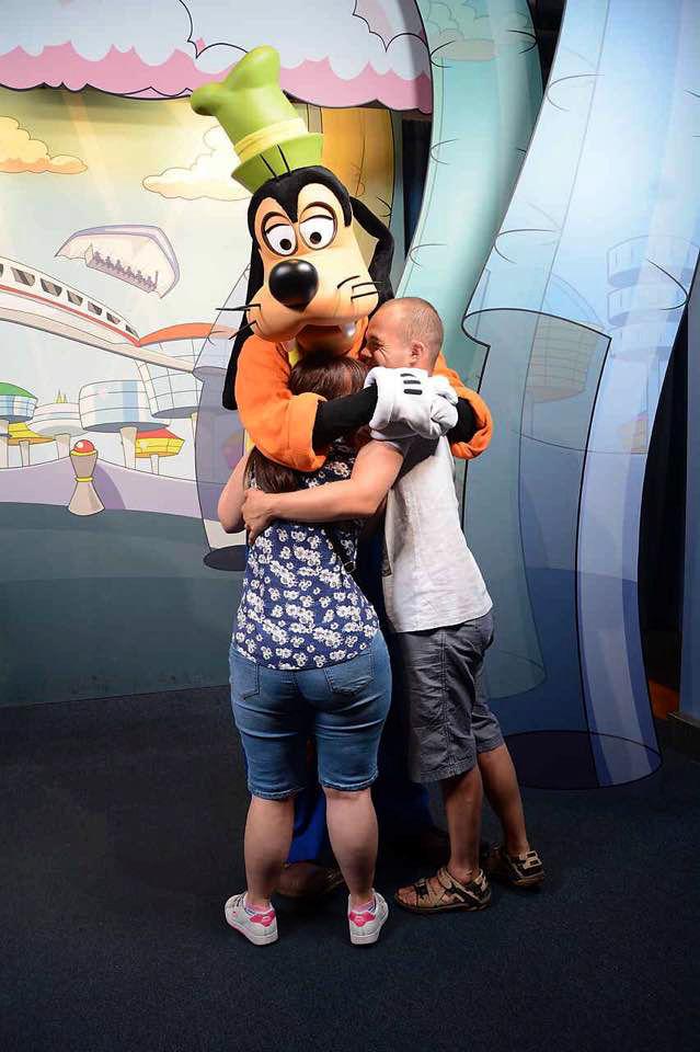 Megan and Sam with Goofy.